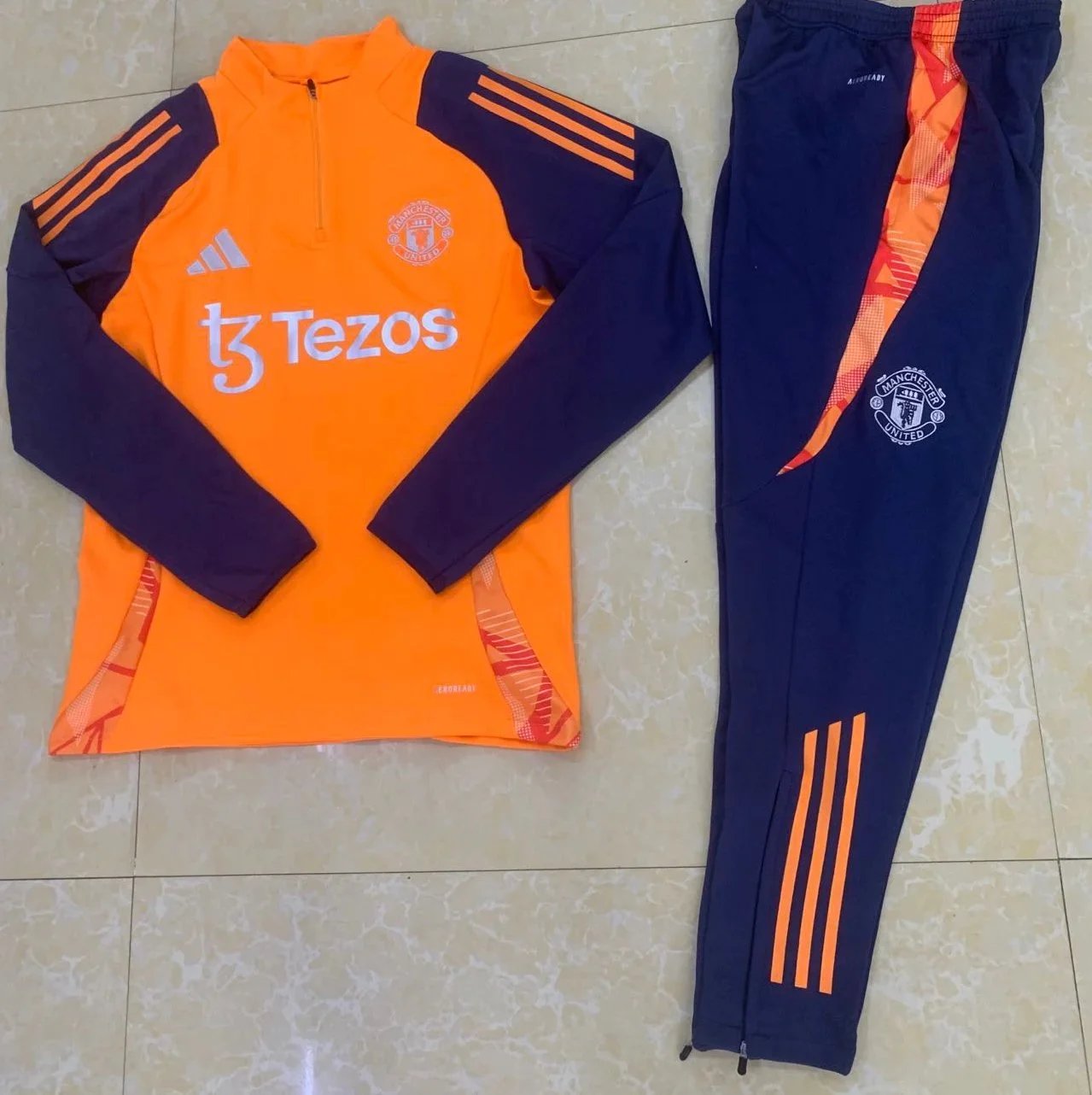 2425 Manchester United Orange