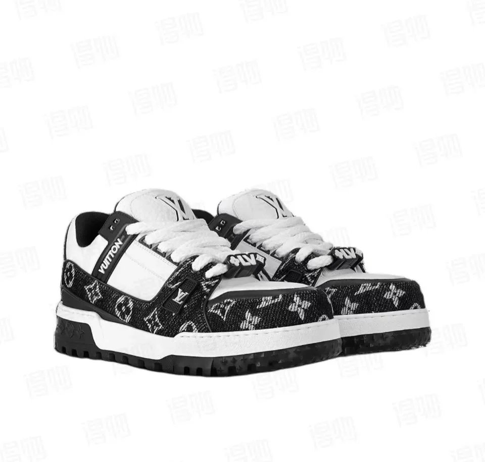 28 canvas black and white