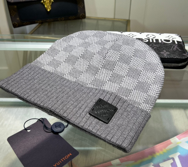 Single hat 10 (full name letter black leather label)